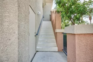 Photo #1: 2702857 Listing 