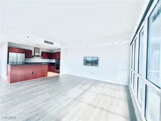 Photo #3: 2702863 Listing