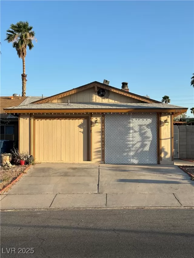 MLS: 2702866 Condo For Sale