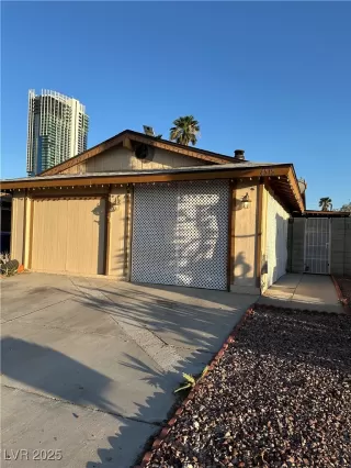 Photo #2: 2702866 Listing 