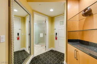 Photo #3: 2702893 Listing