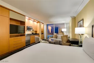 Photo #5: 2702893 Listing