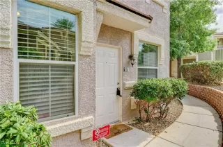 Photo #2: 2702897 Listing 