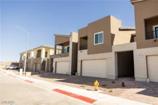 Photo #1: 2702907 Listing 