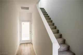 Photo #2: 2702907 Listing 