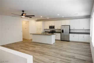 Photo #5: 2702907 Listing 