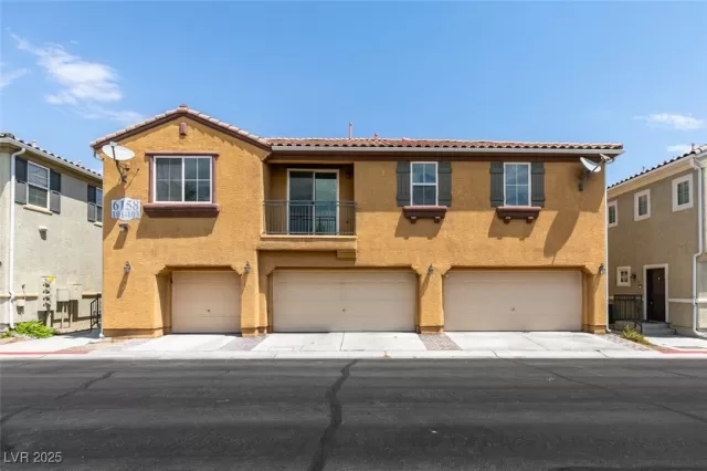 MLS: 2702933 Condo For Sale