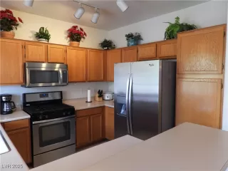 Photo #1: 2702957 Listing 