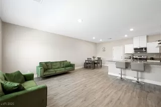 Photo #3: 2702962 Listing 