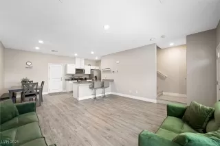 Photo #6: 2702962 Listing 