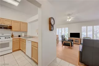 Photo #5: 2702977 Listing