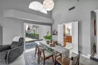 Photo #5: 2702999 Listing 