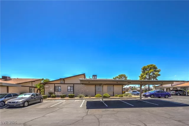 MLS: 2703014 Condo For Sale