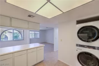 Photo #2: 2703014 Listing