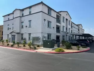 Photo #5: 2703032 Listing 