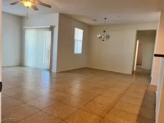 Photo #6: 2703032 Listing 