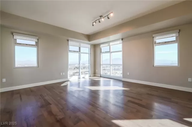 MLS: 2703051 Condo For Sale