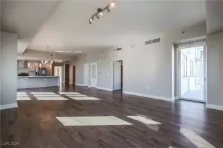 Photo #2: 2703051 Listing 