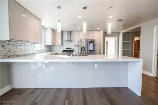 Photo #5: 2703051 Listing 