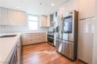 Photo #6: 2703051 Listing 