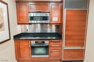 Photo #5: 2703054 Listing