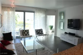 Photo #4: 2703055 Listing 