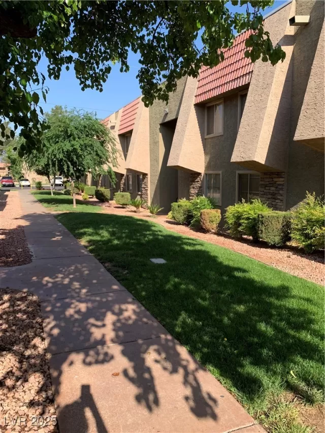 MLS: 2703078 Condo For Sale