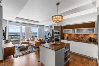 Photo #1: 2703095 Listing