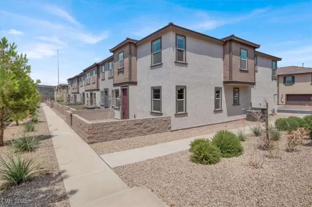 MLS: 2703114 Condo For Sale