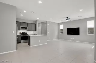 Photo #2: 2703114 Listing 