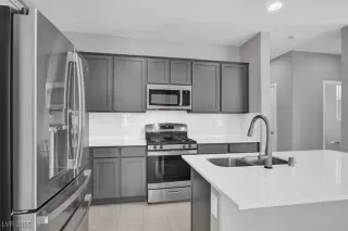 Photo #4: 2703114 Listing 