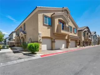 Photo #1: 2703119 Listing 