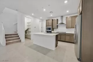 Photo #5: 2703146 Listing 