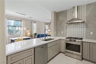 Photo #1: 2703157 Listing