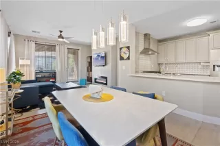 Photo #3: 2703157 Listing