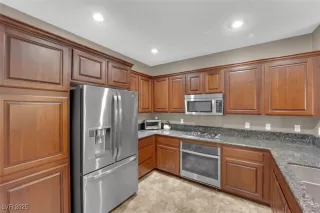 Photo #4: 2703162 Listing 