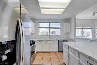 Photo #2: 2703175 Listing 