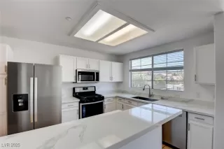 Photo #4: 2703175 Listing 