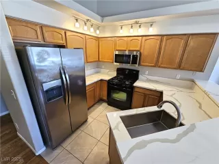 Photo #2: 2703179 Listing 