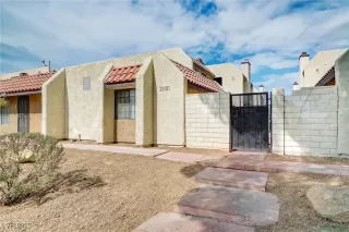 More Details about MLS # 2703187 : 2100 VENUS AVENUE B