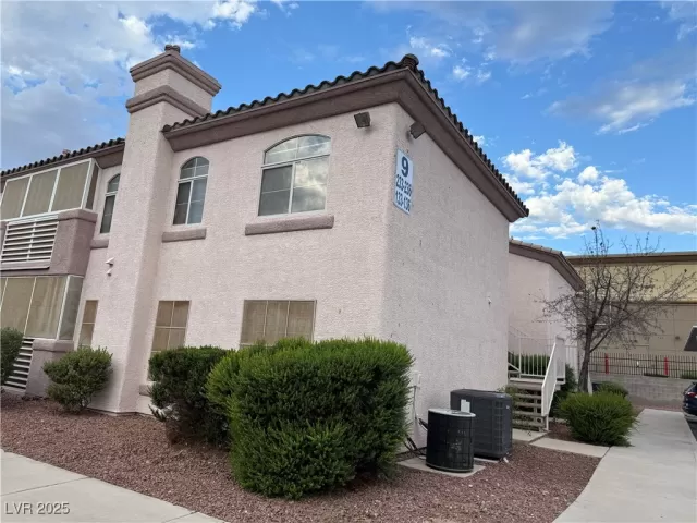 MLS: 2703192 Condo For Sale