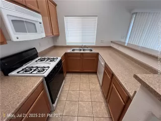 Photo #3: 2703207 Listing 