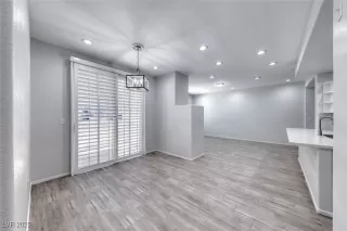 Photo #3: 2703209 Listing