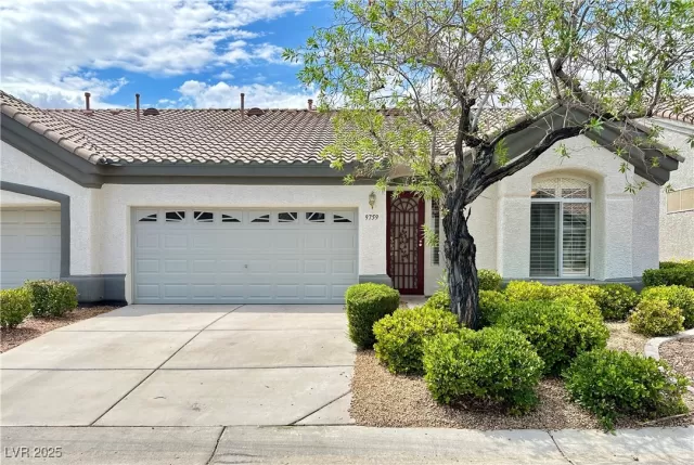 MLS: 2703226 Condo For Sale