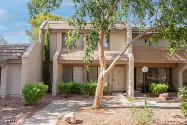 MLS: 2703241 Condo For Sale