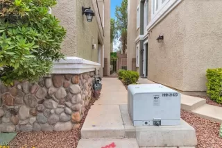 Photo #5: 2703244 Listing