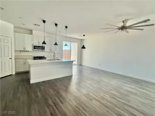 Photo #6: 2703254 Listing