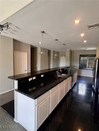 Photo #2: 2703278 Listing 