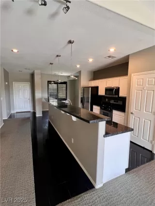 Photo #3: 2703278 Listing 