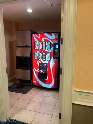 Photo #3: 2703279 Listing